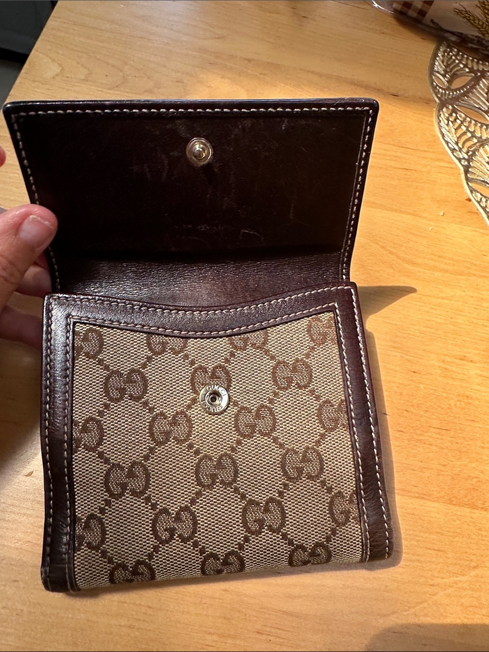 Gucci Brown Monogram Canvas Wallet with Gold-Tone Closure - Picture 3 of 4